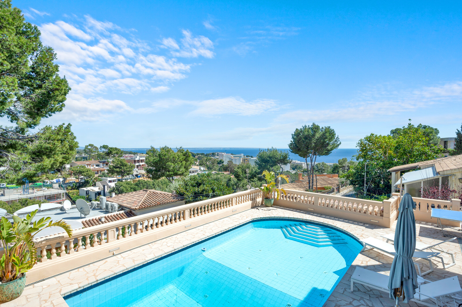 Seaview-villa in hillside location in Costa den Blanes above the luxury port Puerto Portals (4)