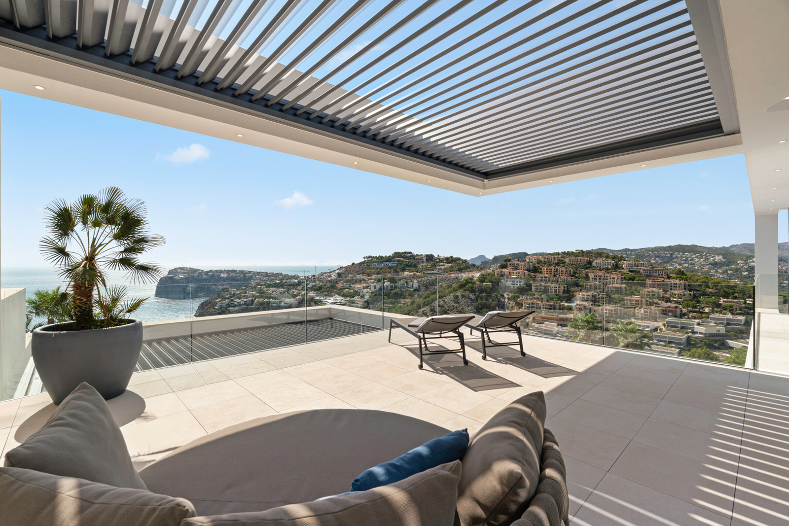 Ultra luxury villa with stunning sea views and infinity pool in Puerto Andratx (12)