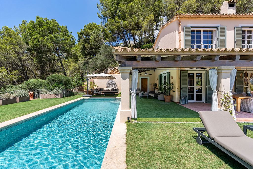Fantastic finca with heated pool and sea view in an exclusive location in Camp de Mar (14)
