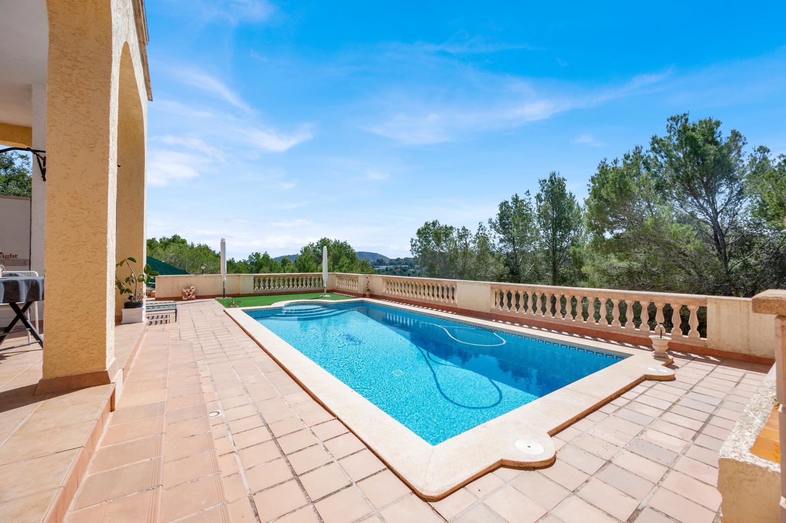 Spacious villa with beautiful panoramic views up to the sea and with pool in Costa de la Calma (24)
