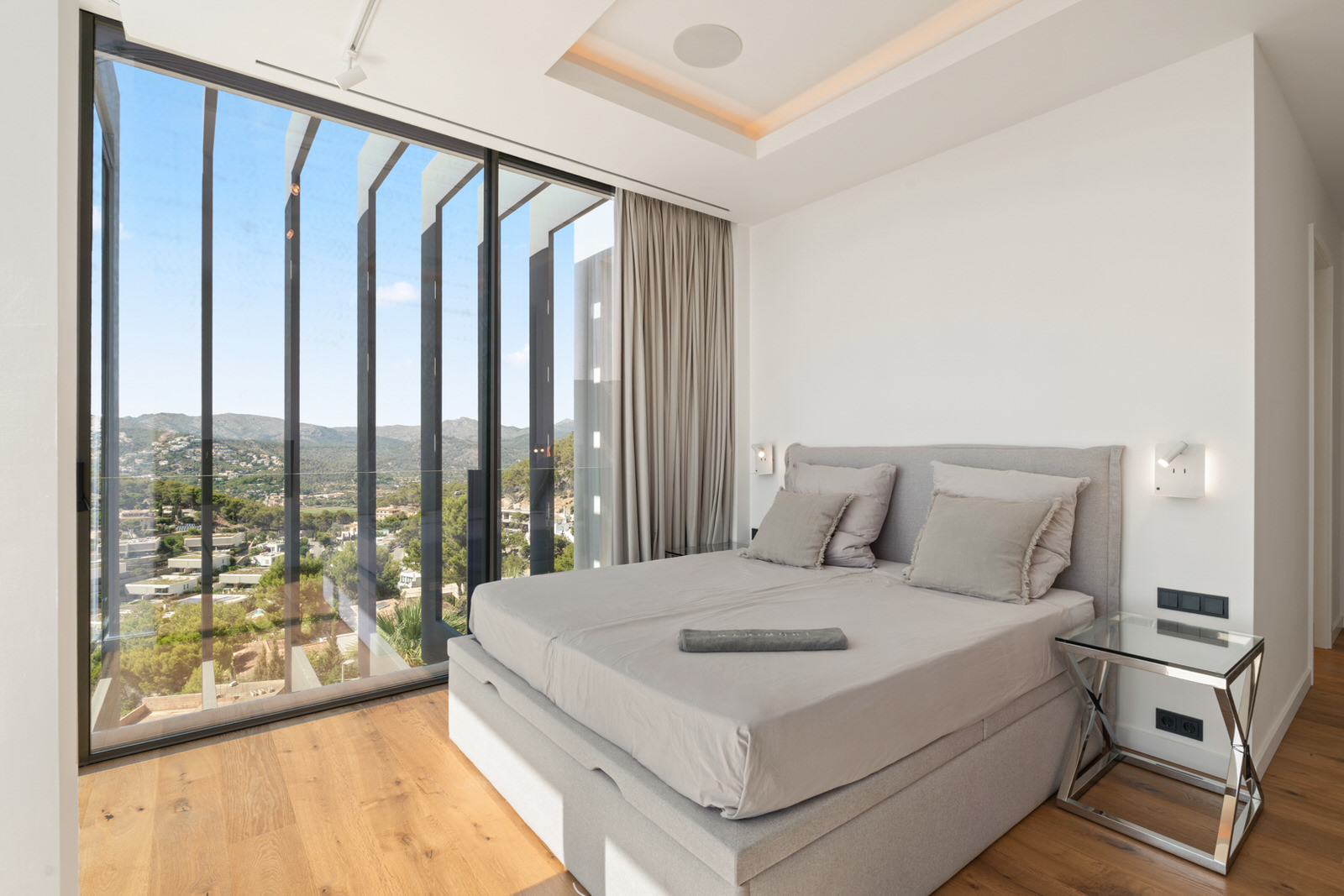 Ultra luxury villa with stunning sea views and infinity pool in Puerto Andratx (6)