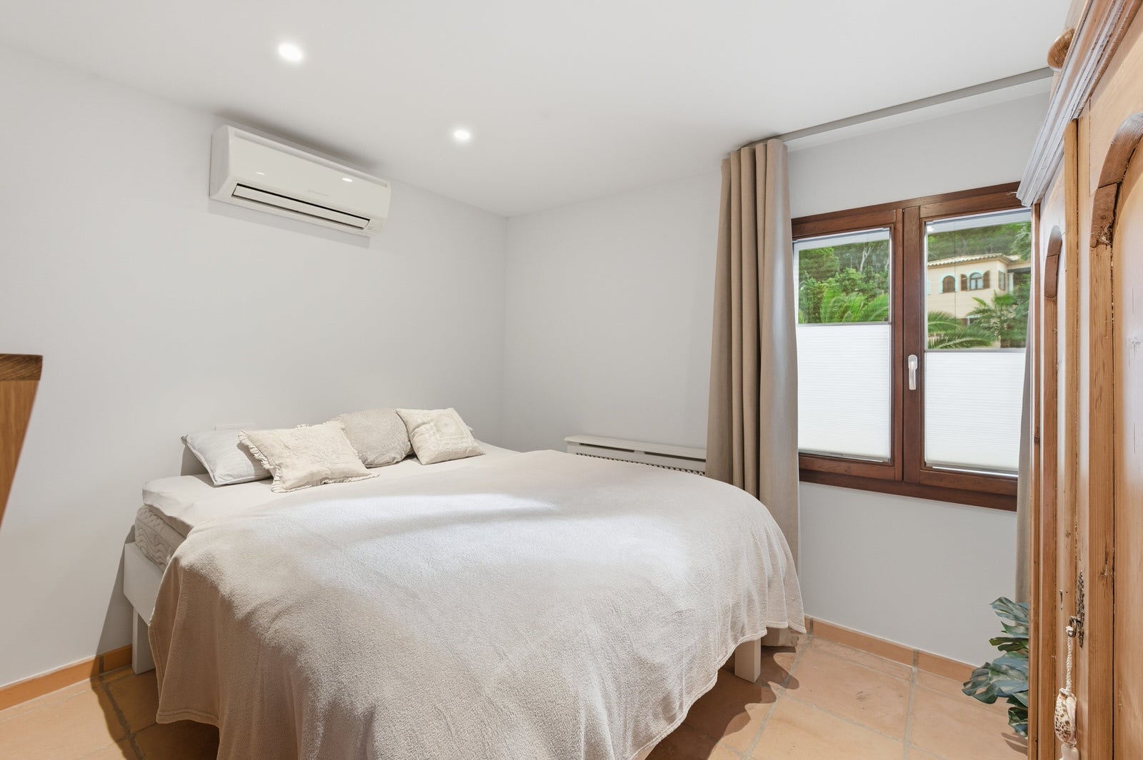 Charming Mediterranean villa with pool in a good location in Santa Ponsa (14)