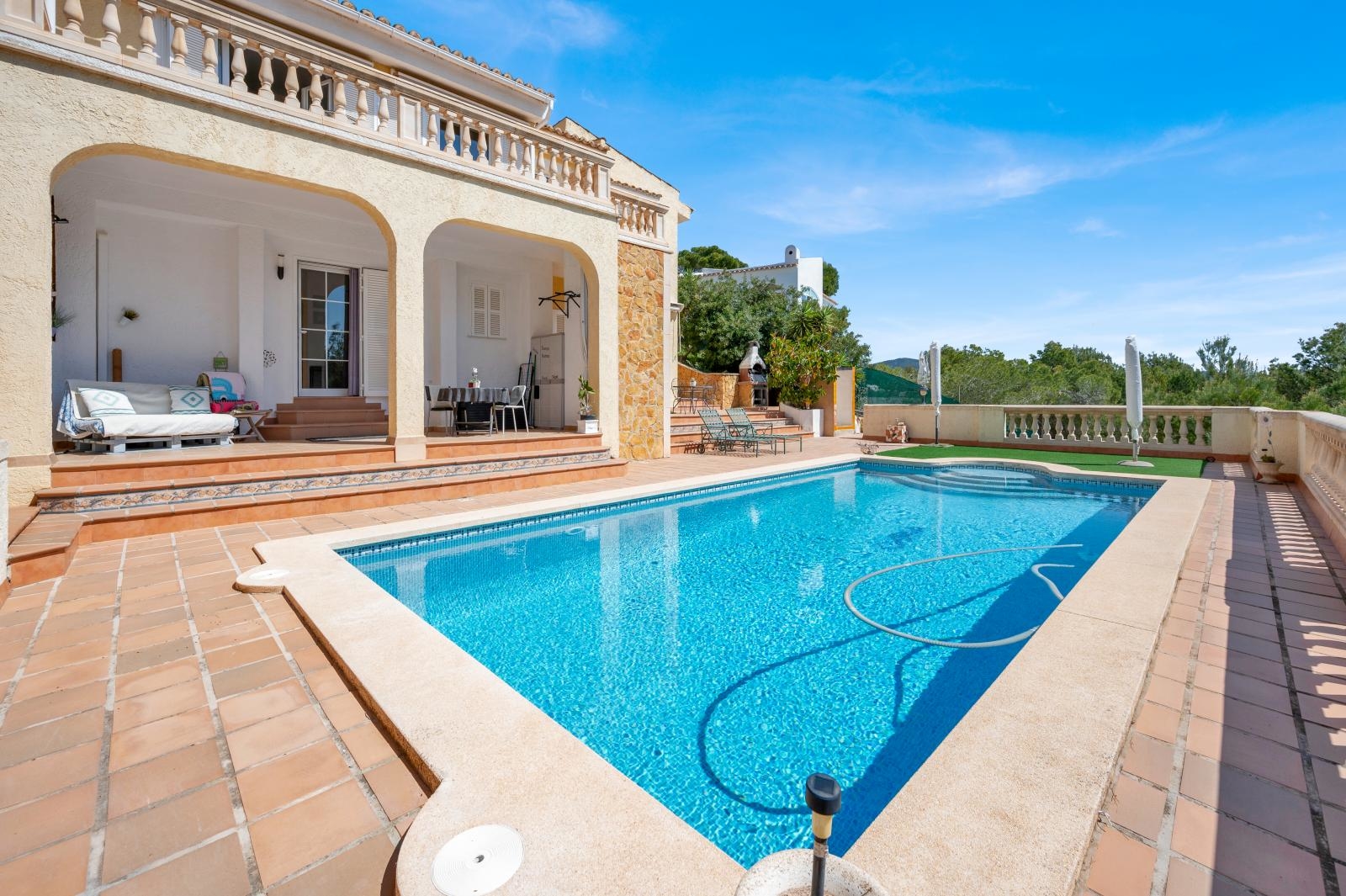 Spacious villa with beautiful panoramic views up to the sea and with pool in Costa de la Calma (26)