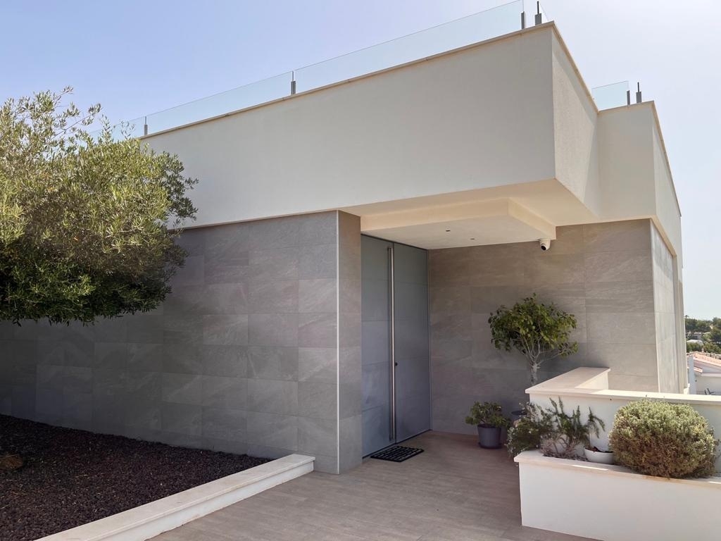 Refurbished luxury villa with sea views and 2 pools in a quiet location in Nova Santa Ponsa