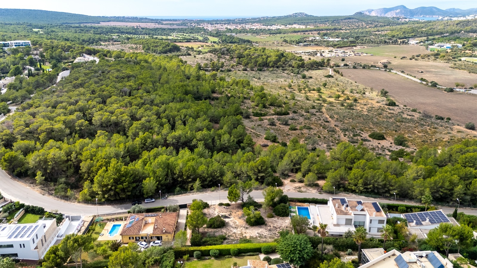 Spacious plot in Cala Vinyes, building license and basic project in progress (1)