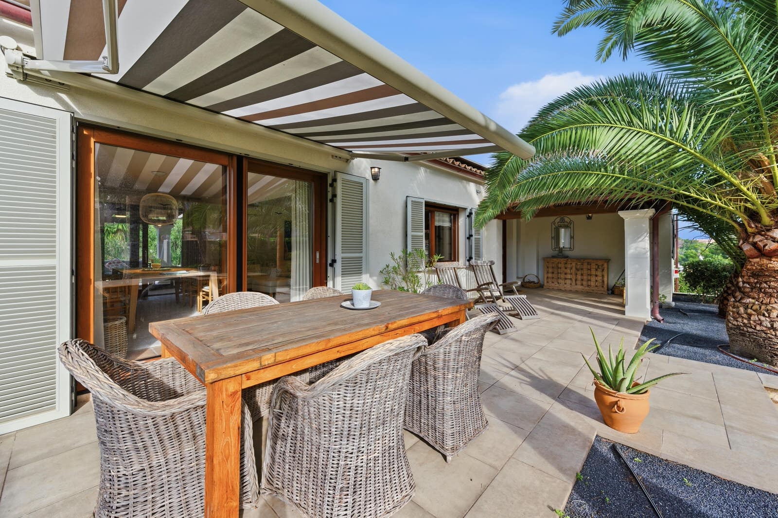 Charming Mediterranean villa with pool in a good location in Santa Ponsa (5)