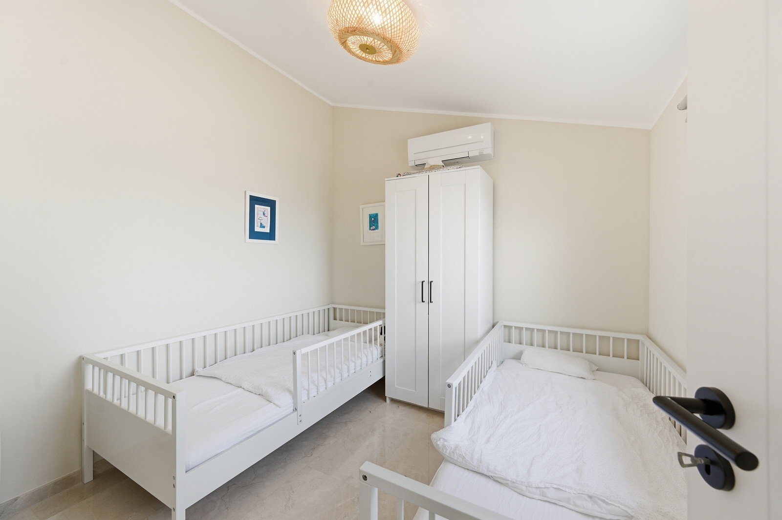 Mallorca 1st sea line. Renovated penthouse with dream views in complex with pool in Cala Vinyes (22)