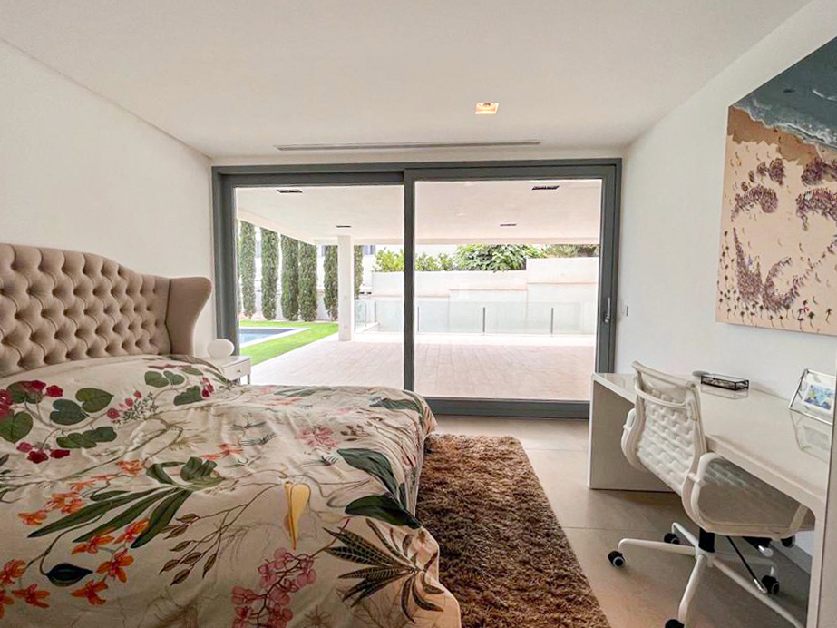 Refurbished luxury villa with sea views and 2 pools in a quiet location in Nova Santa Ponsa