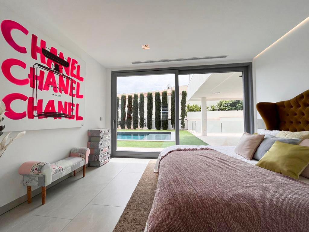 Refurbished luxury villa with sea views and 2 pools in a quiet location in Nova Santa Ponsa