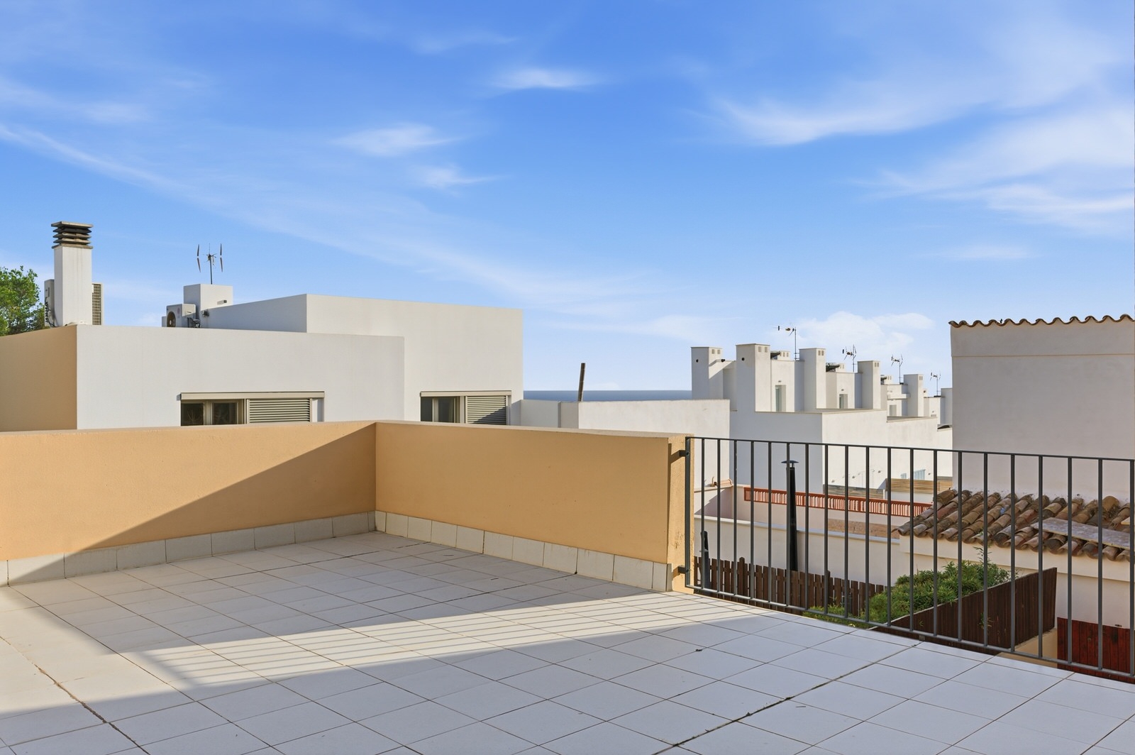 Renovated house with small pool and large roof terrace in the heart of Genova, near Palma city (20)