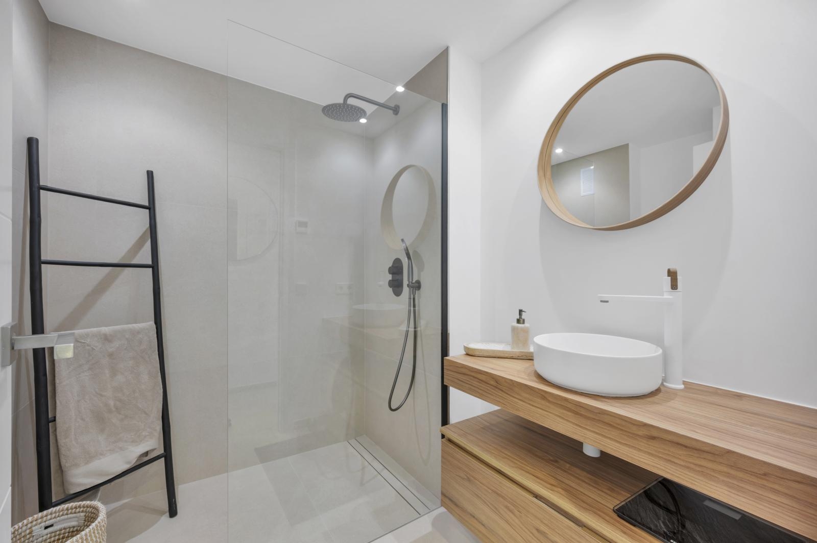 1st sea line completely renovated apartment with fantastic panoramic sea views in Costa de la Calma (3)