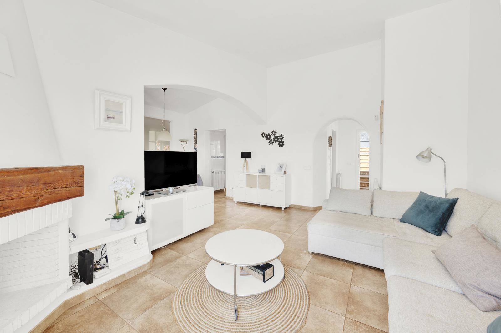 Spacious villa with beautiful panoramic views up to the sea and with pool in Costa de la Calma (13)