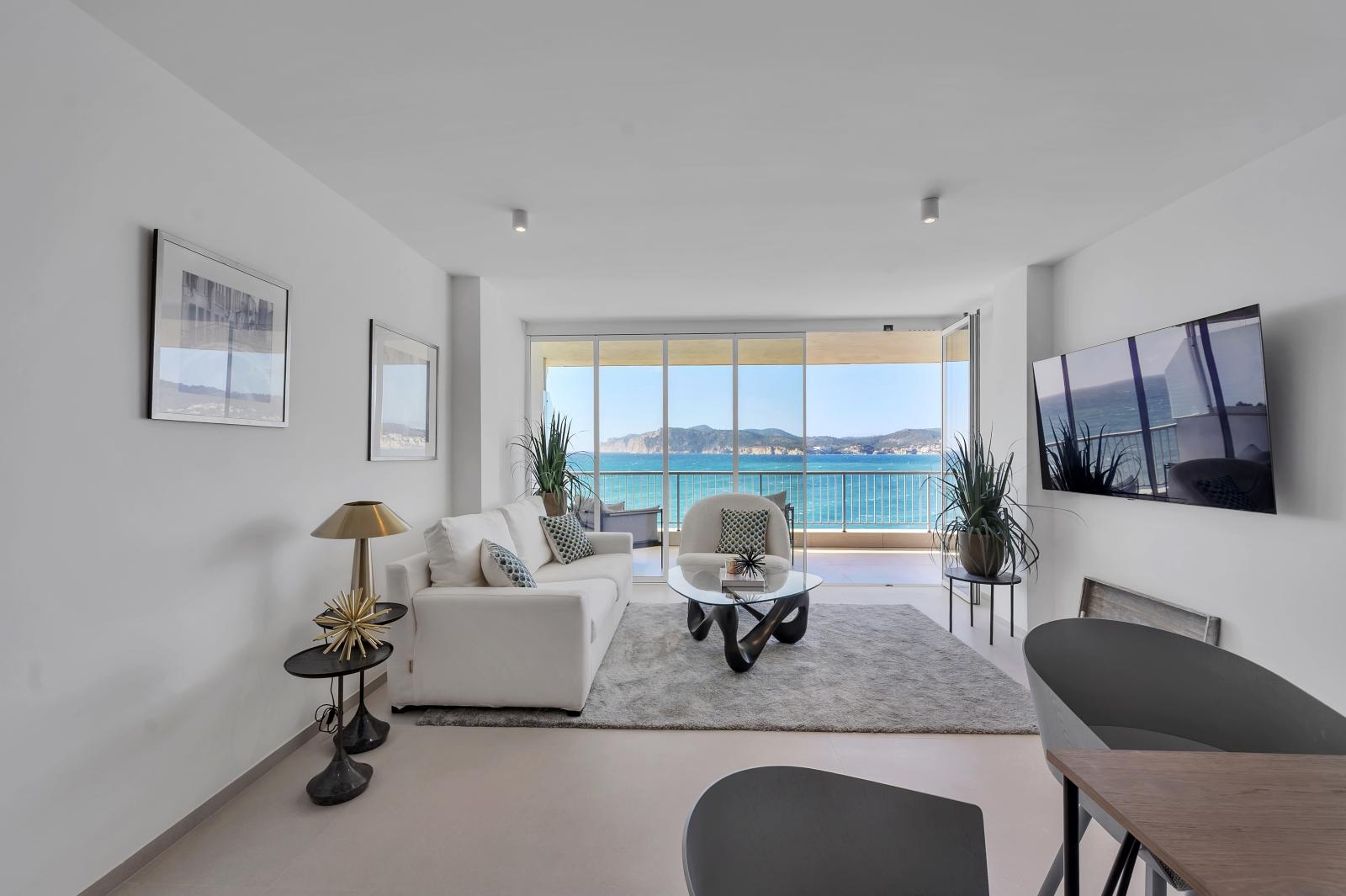 1st sea line completely renovated apartment with fantastic panoramic sea views in Costa de la Calma (13)