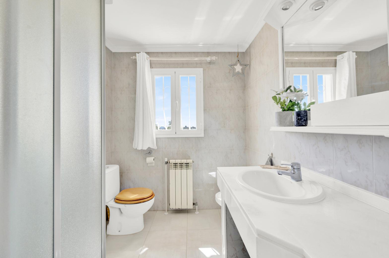 Spacious villa with beautiful panoramic views up to the sea and with pool in Costa de la Calma (19)