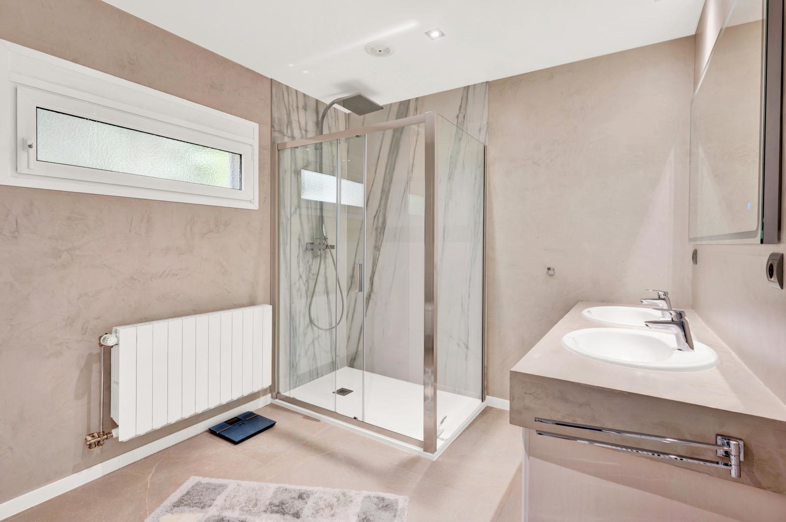 Renovated villa with pool and partial sea views in Costa de la Calma  (16)