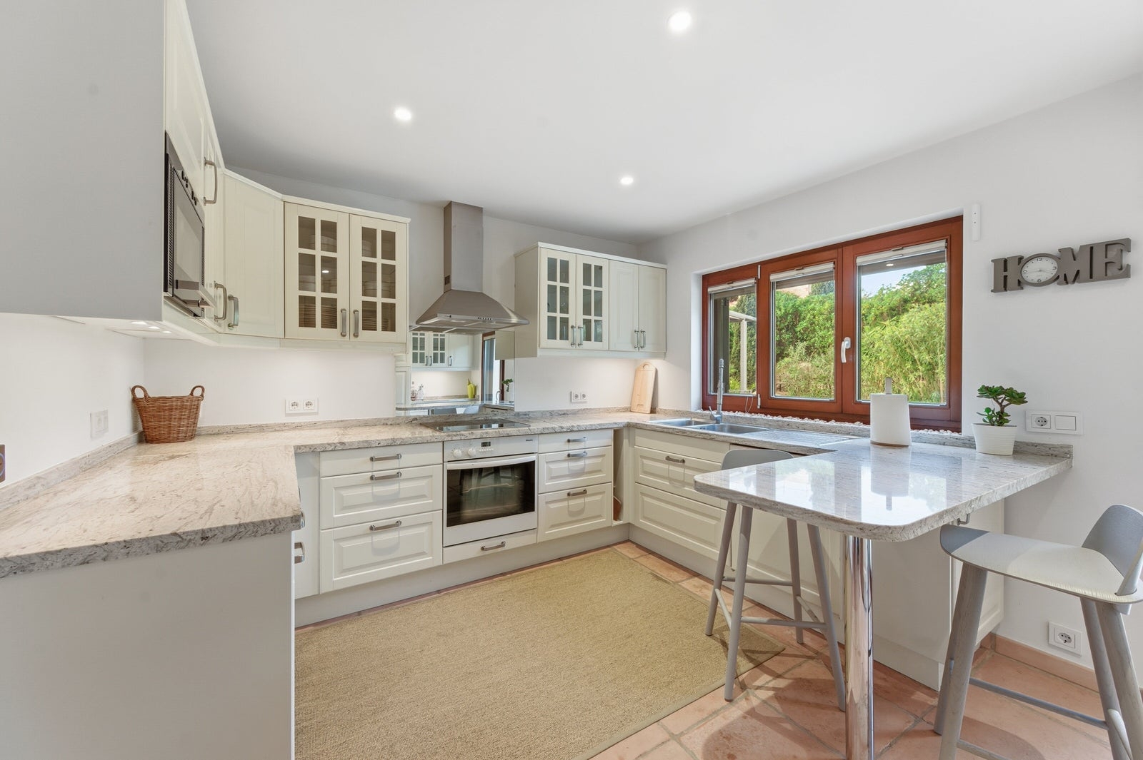 Charming Mediterranean villa with pool in a good location in Santa Ponsa (23)