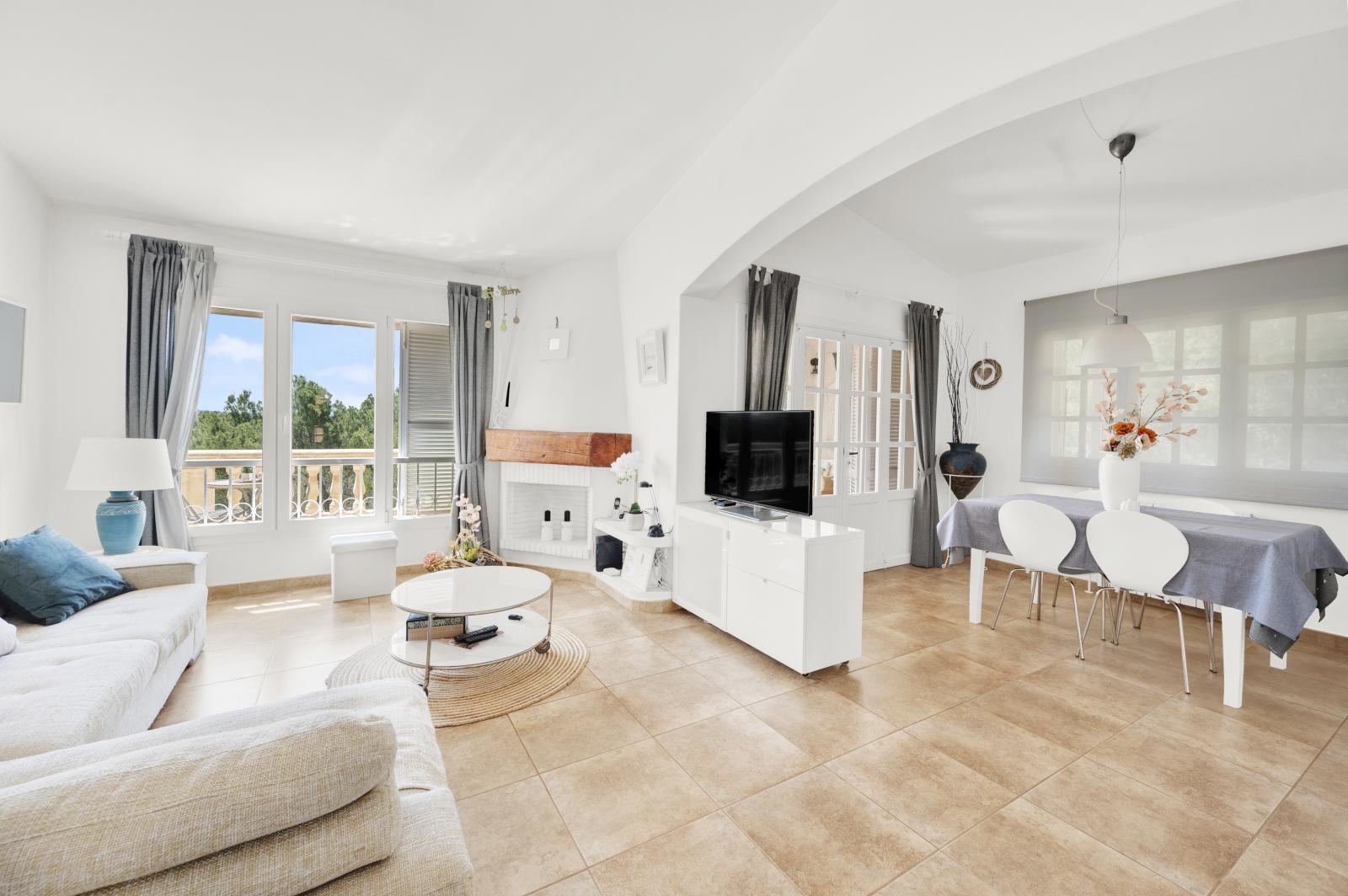 Spacious villa with beautiful panoramic views up to the sea and with pool in Costa de la Calma (10)