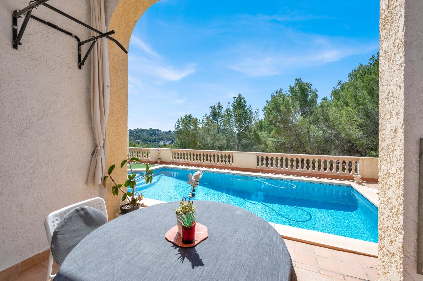 Spacious villa with beautiful panoramic views up to the sea and with pool in Costa de la Calma (33)