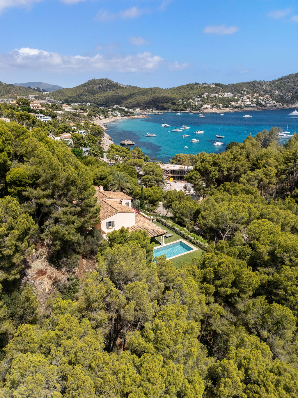 Fantastic finca with heated pool and sea view in an exclusive location in Camp de Mar (3)
