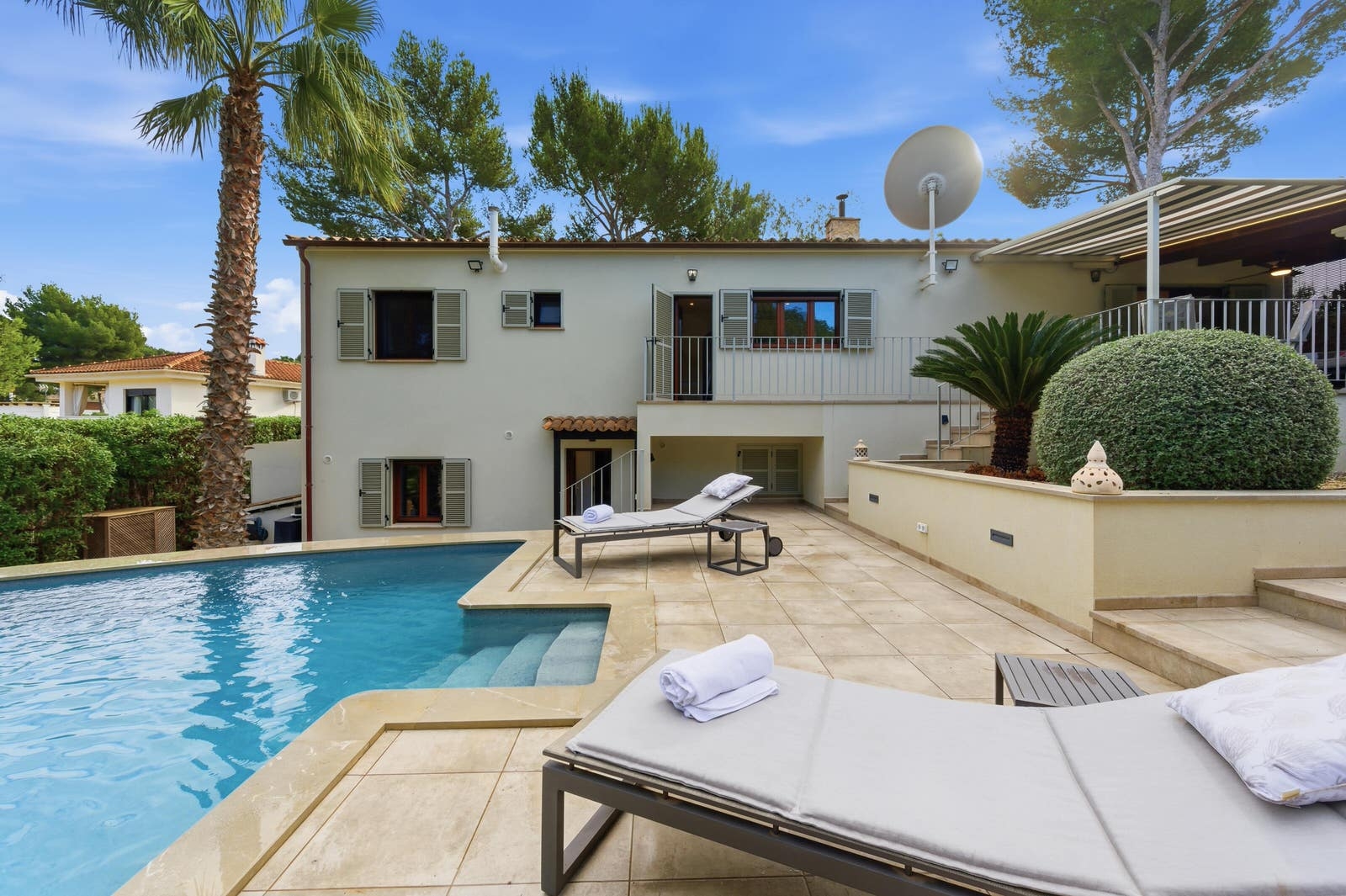 Charming Mediterranean villa with pool in a good location in Santa Ponsa (32)