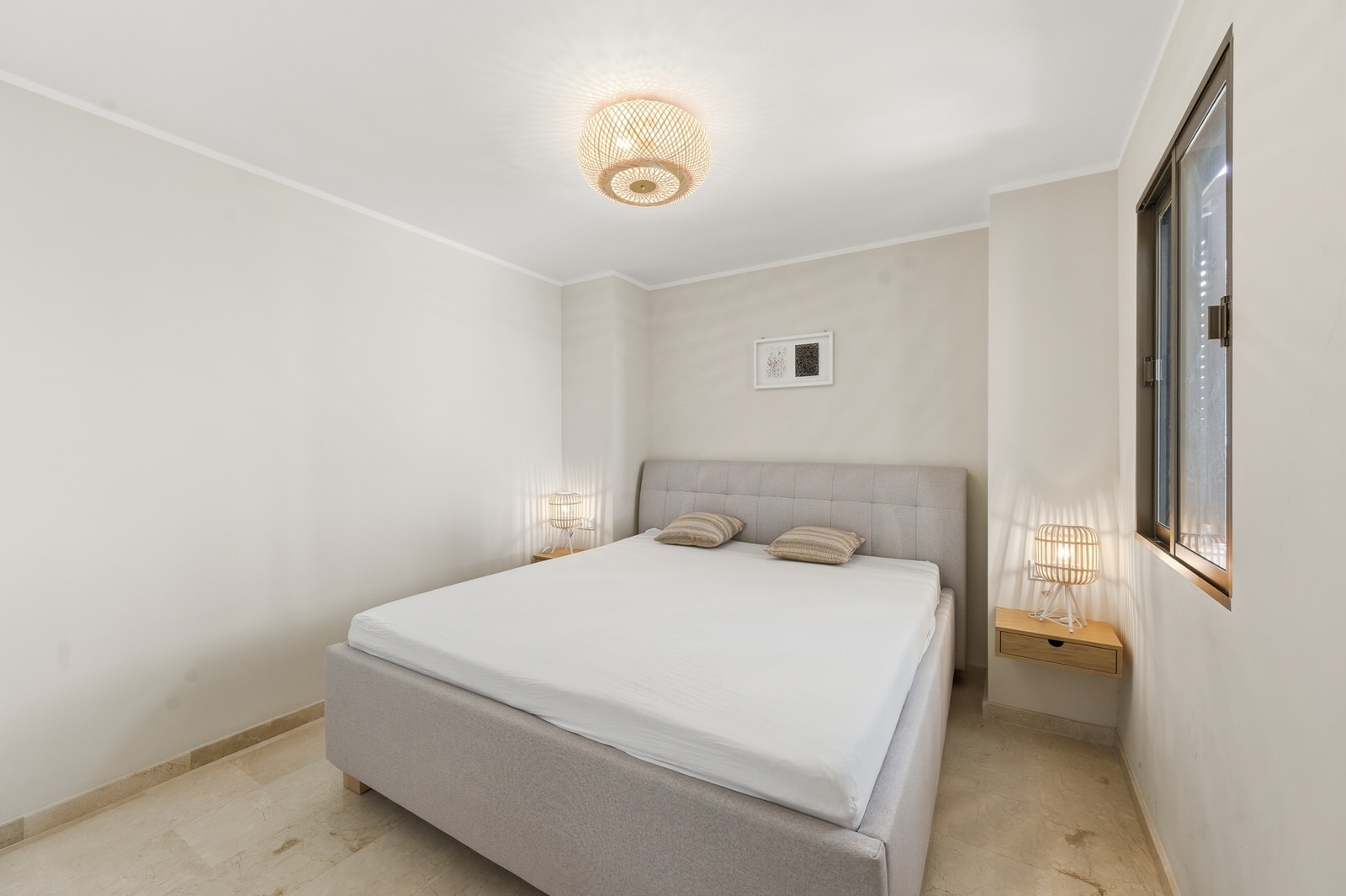 Mallorca 1st sea line. Renovated penthouse with dream views in complex with pool in Cala Vinyes (11)