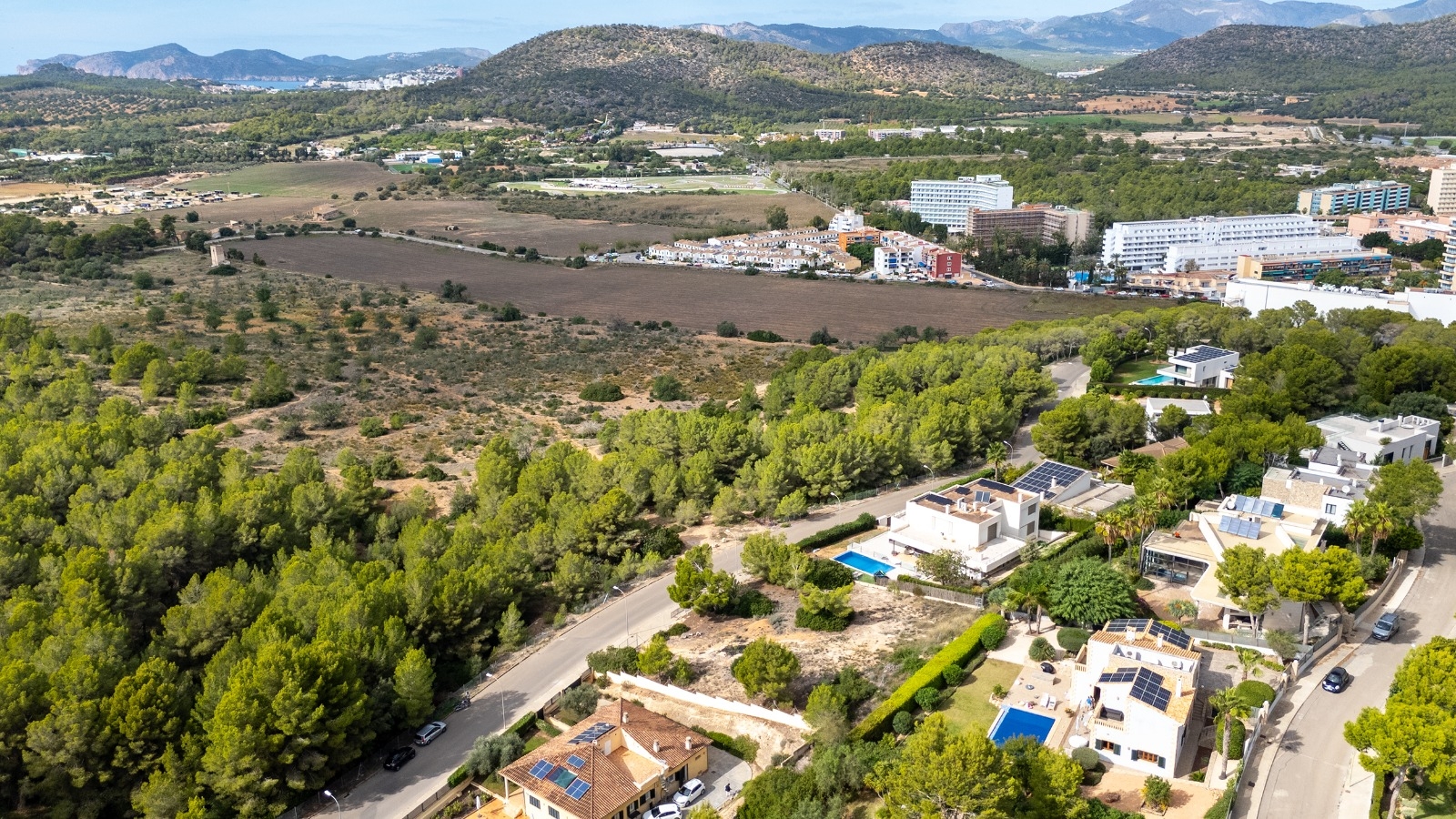 Spacious plot in Cala Vinyes, building license and basic project in progress (7)