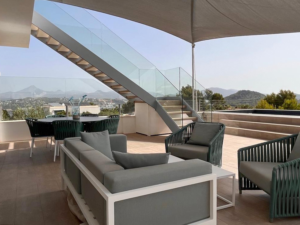 Refurbished luxury villa with sea views and 2 pools in a quiet location in Nova Santa Ponsa