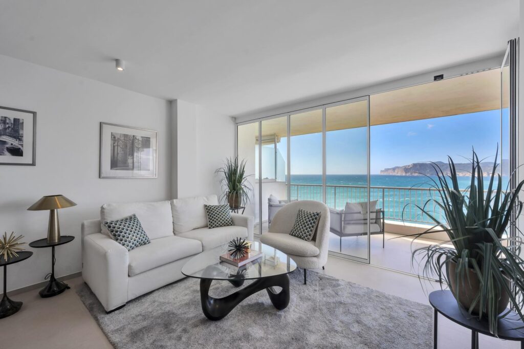 1st sea line completely renovated apartment with fantastic panoramic sea views in Costa de la Calma (14)