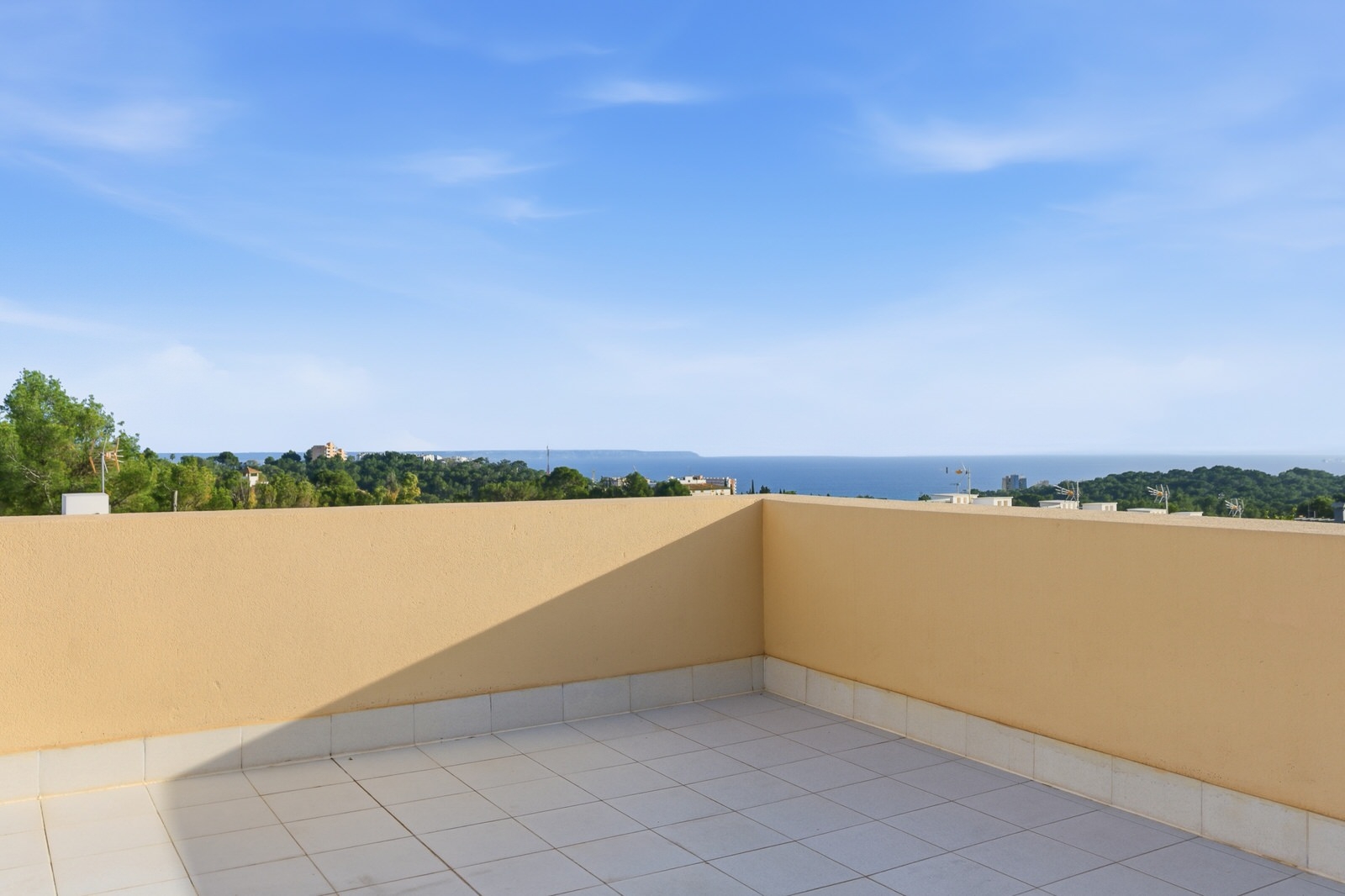 Renovated house with small pool and large roof terrace in the heart of Genova, near Palma city (14)