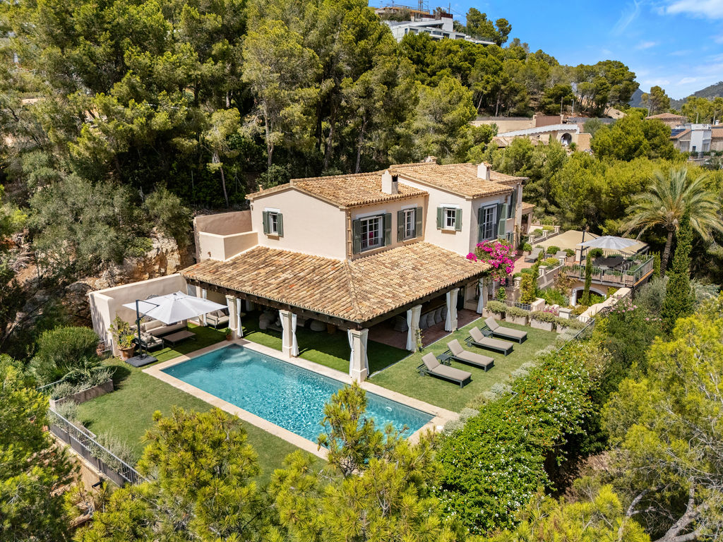 Fantastic finca with heated pool and sea view in an exclusive location in Camp de Mar (5)