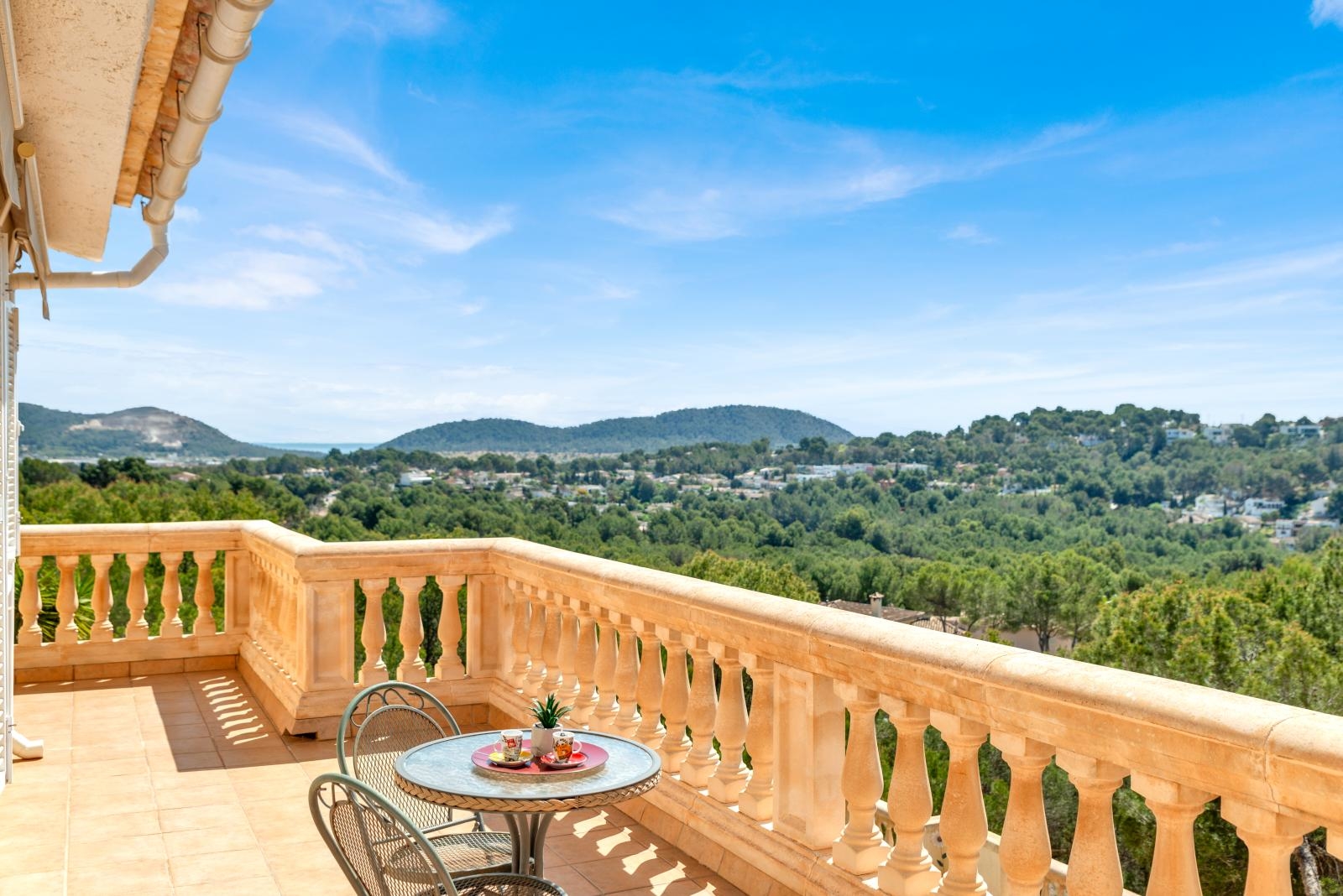 Spacious villa with beautiful panoramic views up to the sea and with pool in Costa de la Calma (1)