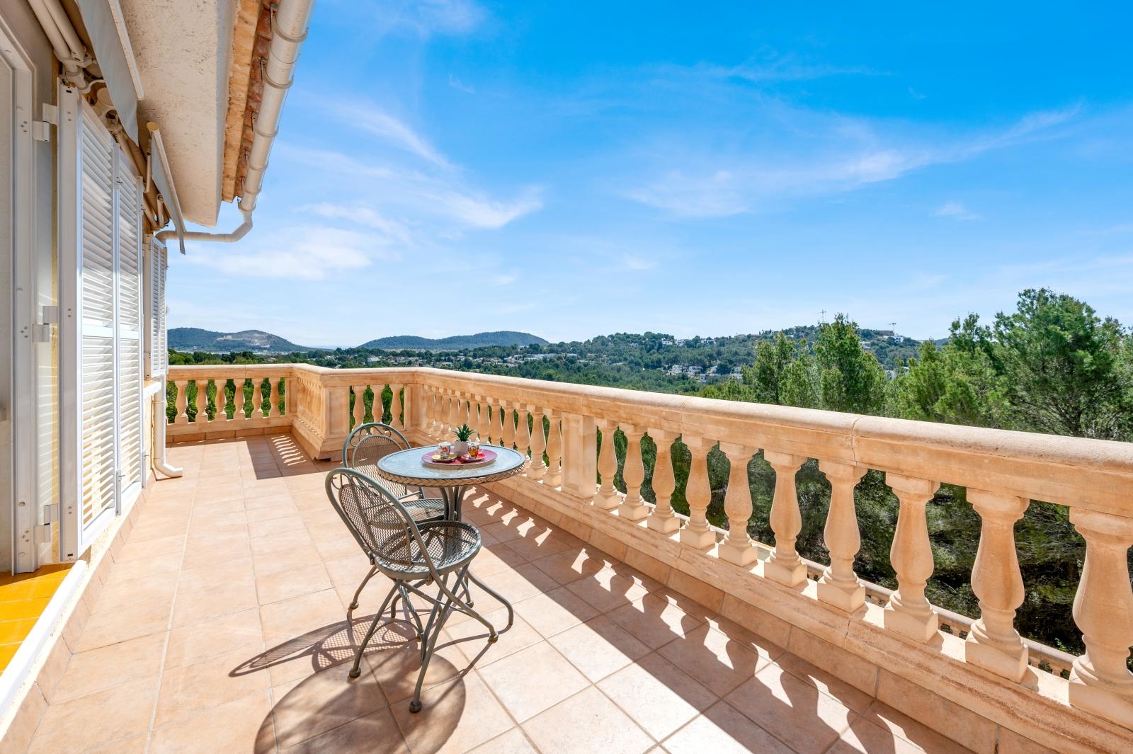 Spacious villa with beautiful panoramic views up to the sea and with pool in Costa de la Calma (8)