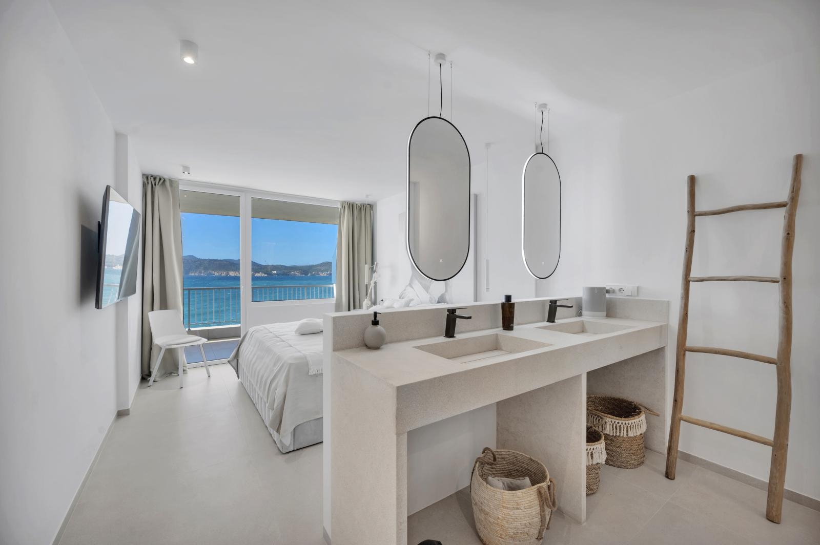 1st sea line completely renovated apartment with fantastic panoramic sea views in Costa de la Calma (8)