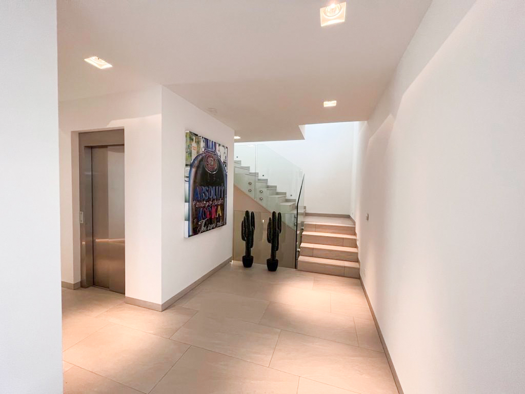 Refurbished luxury villa with sea views and 2 pools in a quiet location in Nova Santa Ponsa