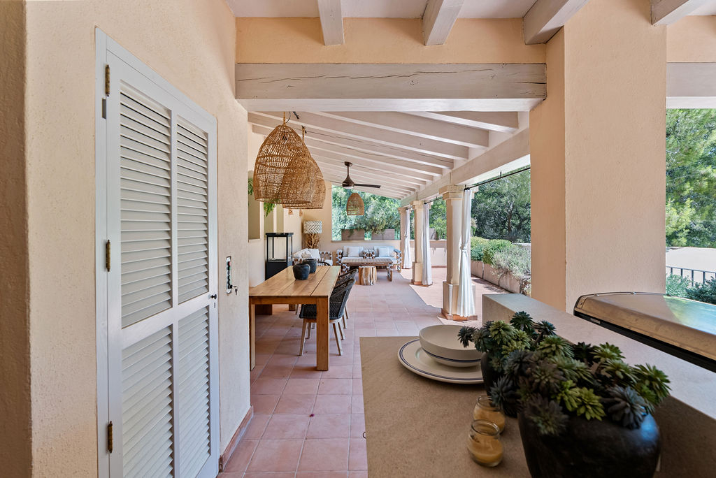 Fantastic finca with heated pool and sea view in an exclusive location in Camp de Mar (18)