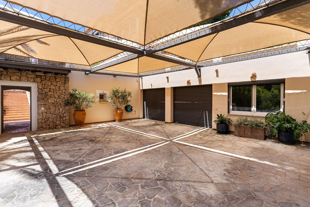 Fantastic finca with heated pool and sea view in an exclusive location in Camp de Mar (13)