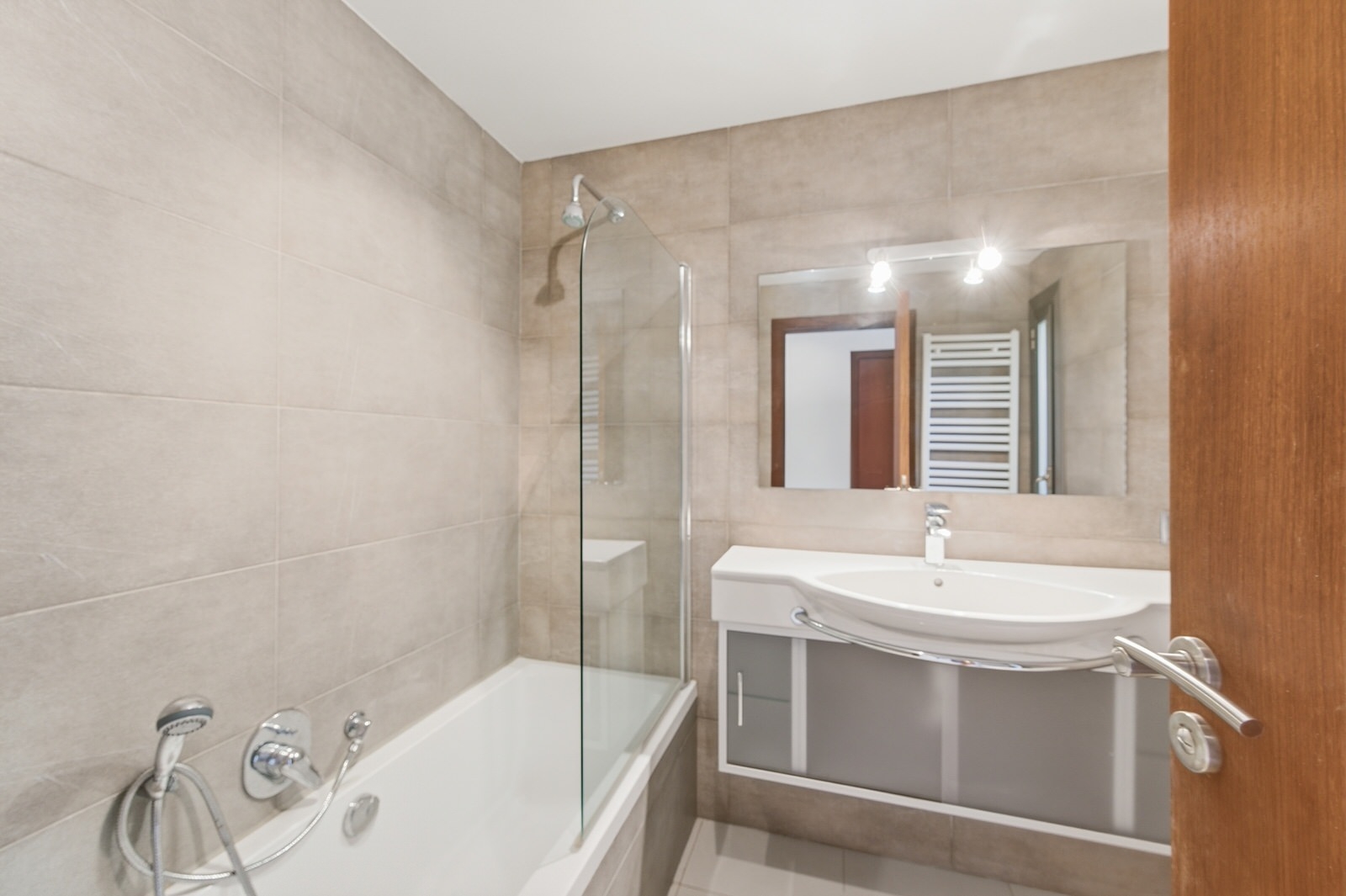 Renovated house with small pool and large roof terrace in the heart of Genova, near Palma city (11)