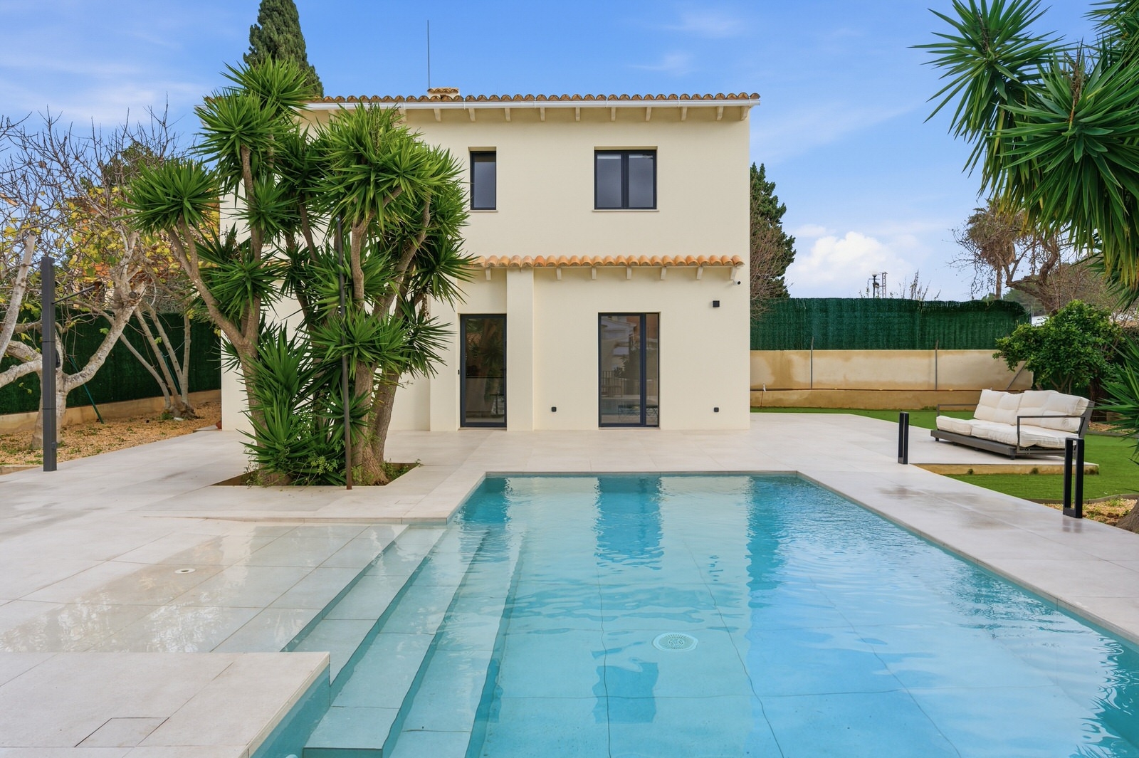 Well-maintained Mediterranean villa with guest house, apartment and pool in Paguera (28)