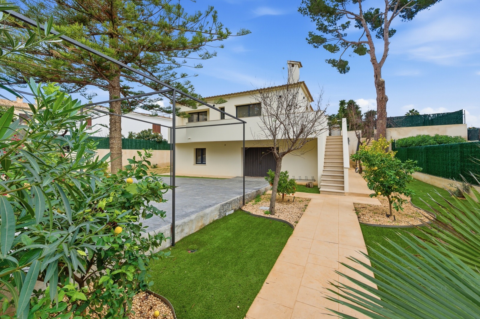 Well-maintained Mediterranean villa with guest house, apartment and pool in Paguera (14)