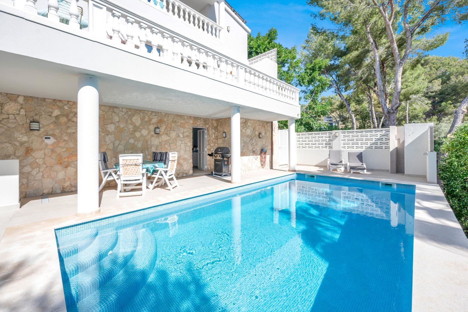 Renovated villa with pool and partial sea views in Costa de la Calma (27)