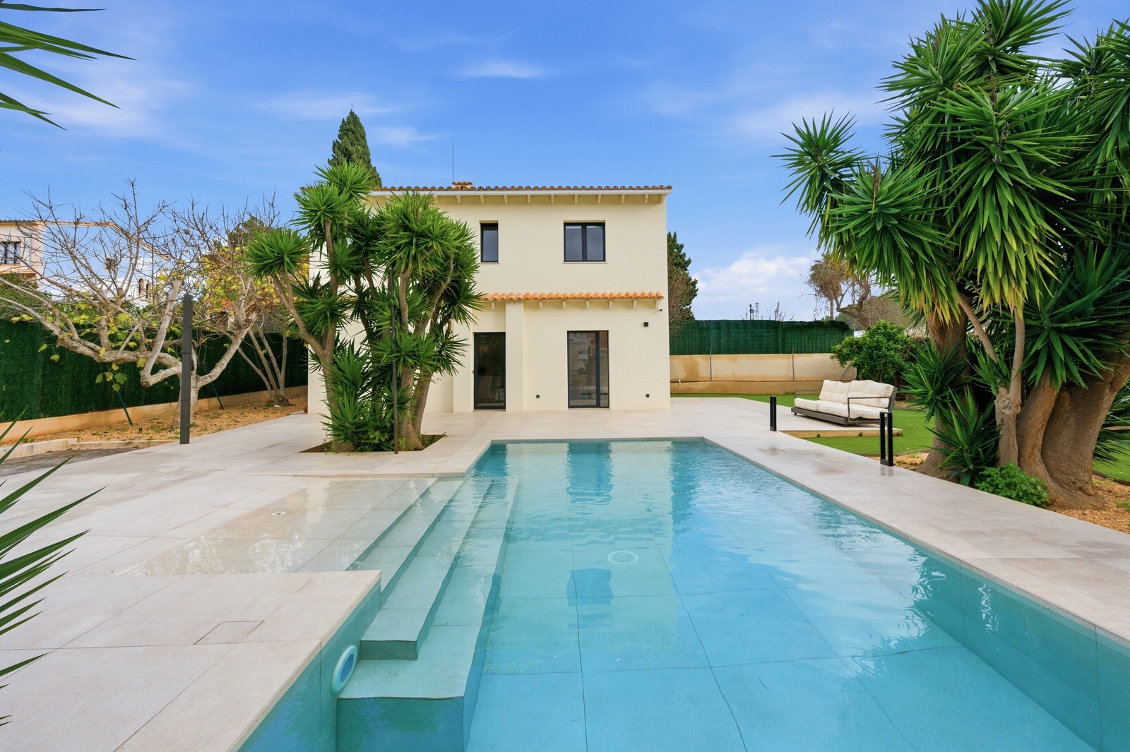 Well-maintained Mediterranean villa with guest house, apartment and pool in Paguera (27)