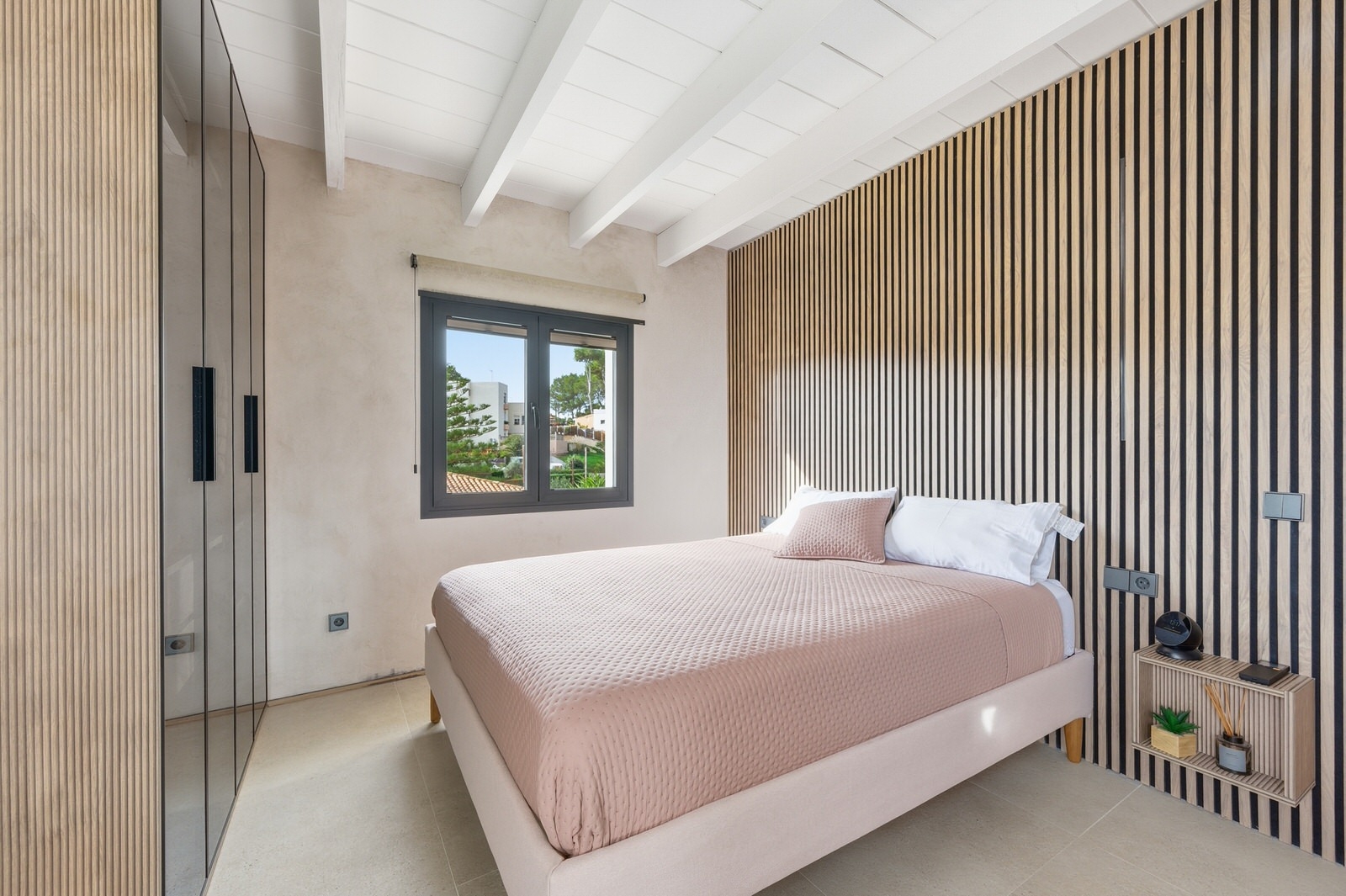 Well-maintained Mediterranean villa with guest house, apartment and pool in Paguera (5)