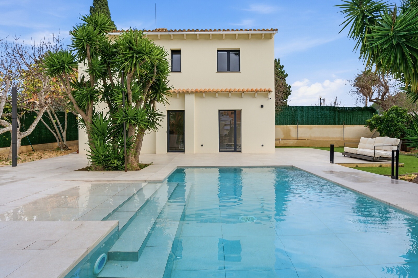 Well-maintained Mediterranean villa with guest house, apartment and pool in Paguera (29)