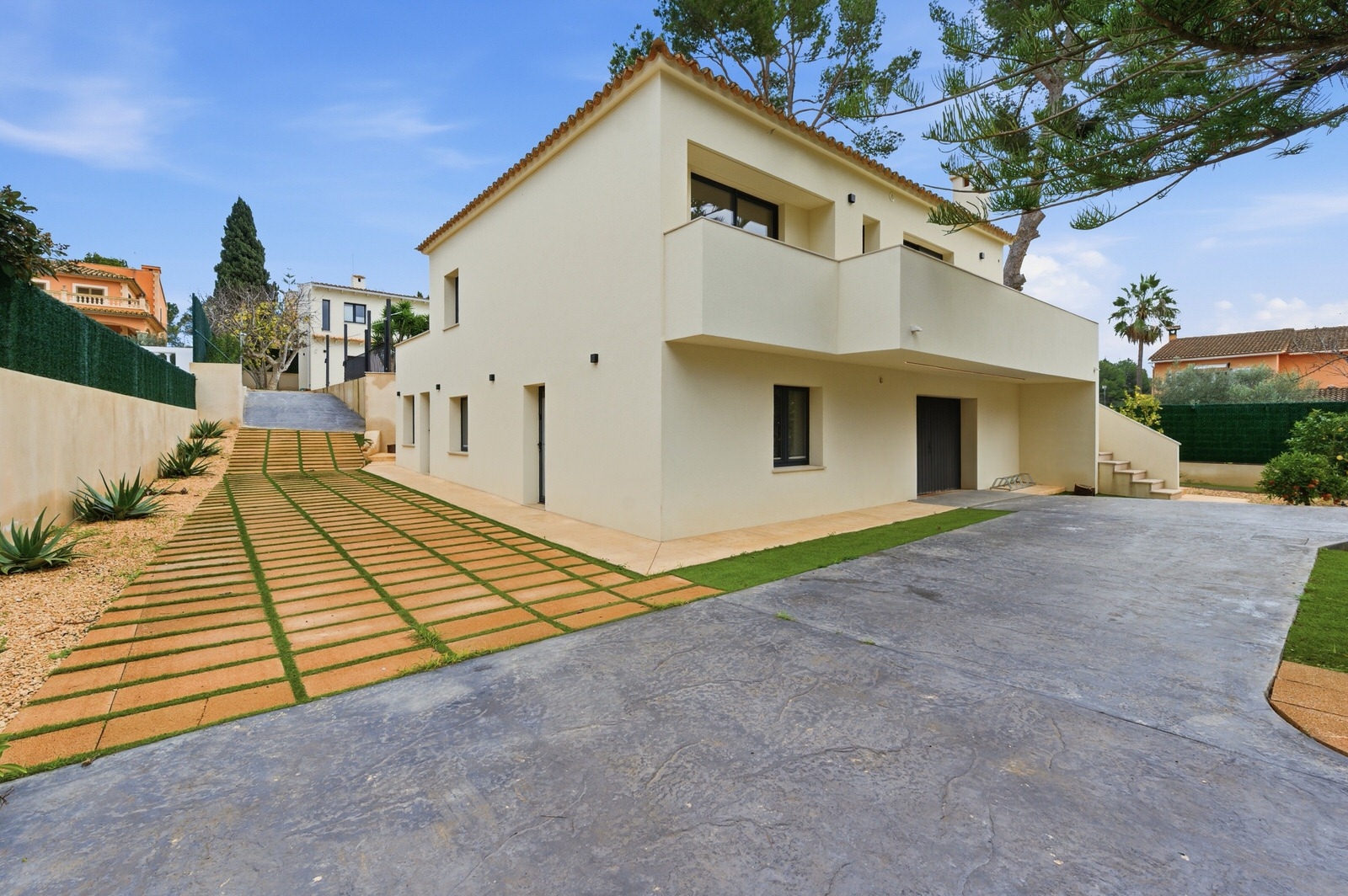 Well-maintained Mediterranean villa with guest house, apartment and pool in Paguera (16)