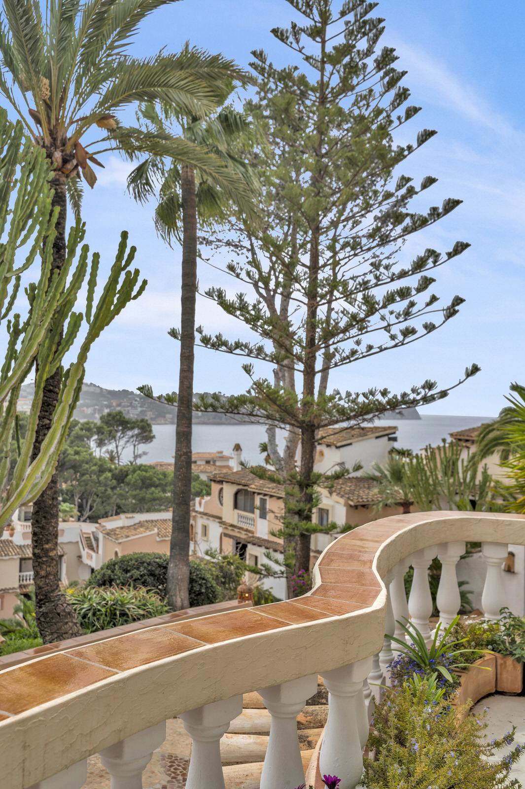 Exclusive renovated flat with 2 terraces & jacuzzi in complex with beach access in Costa de la Calma (4)