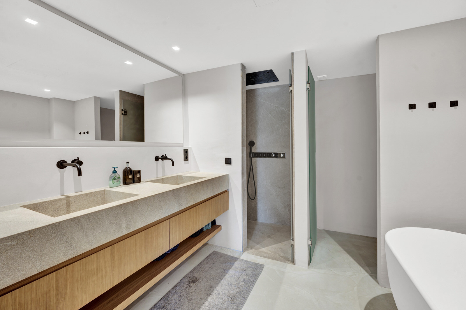 Exclusive renovated flat with 2 terraces & jacuzzi in complex with beach access in Costa de la Calma (20)