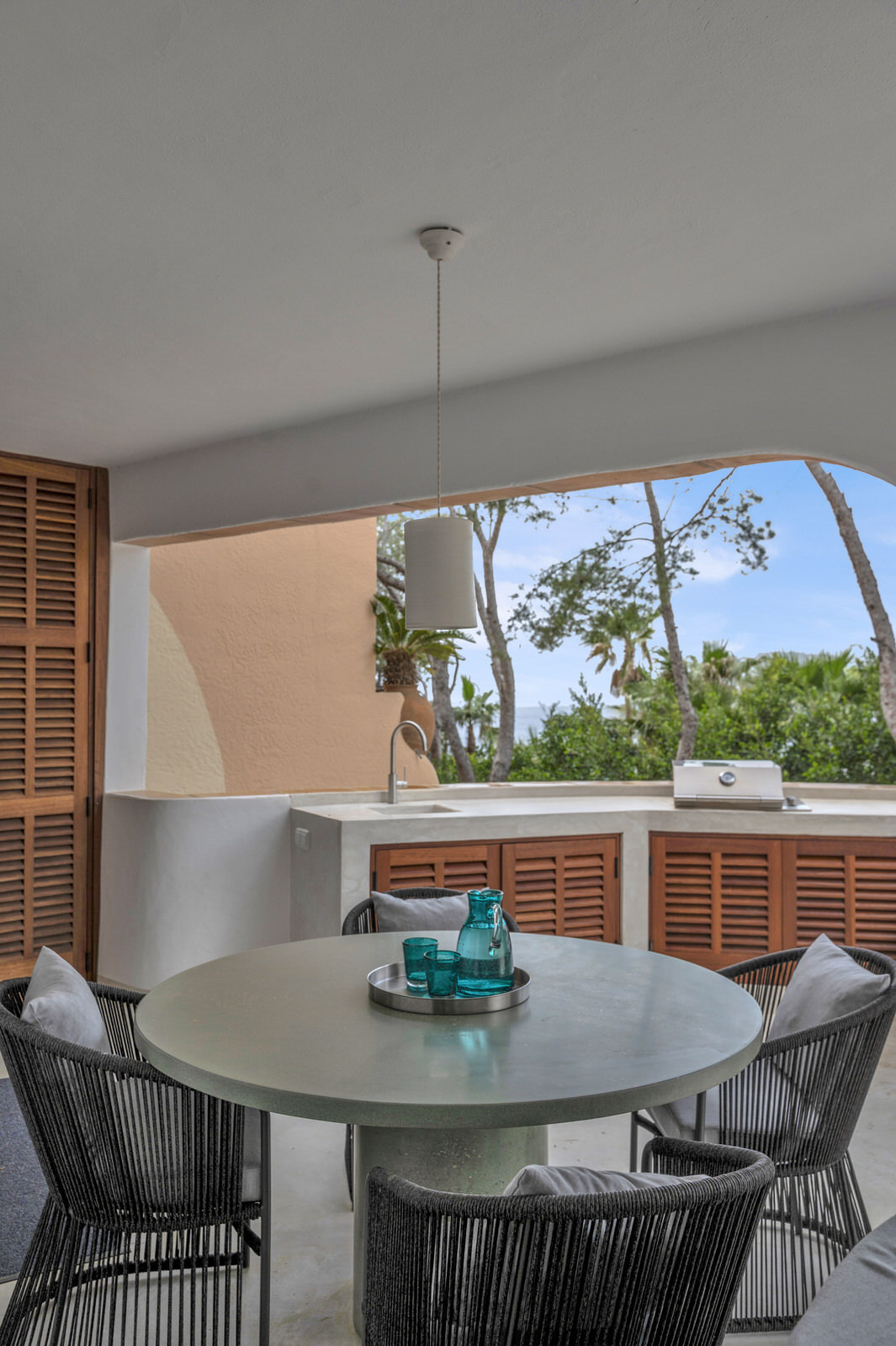 Exclusive renovated flat with 2 terraces & jacuzzi in complex with beach access in Costa de la Calma (6)