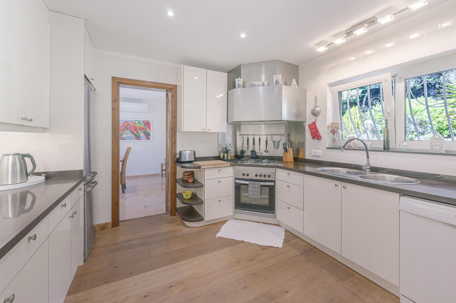 Mediterranean dream villa with sea view in Bendinat (21)