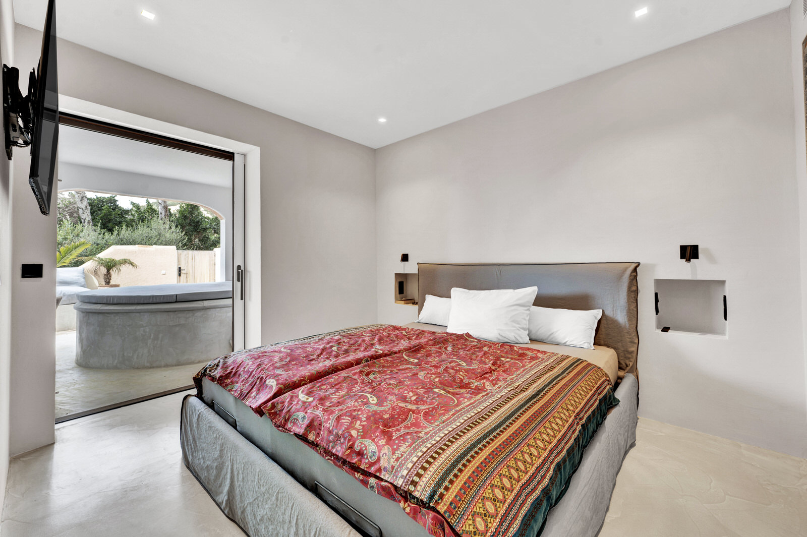 Exclusive renovated flat with 2 terraces & jacuzzi in complex with beach access in Costa de la Calma (25)