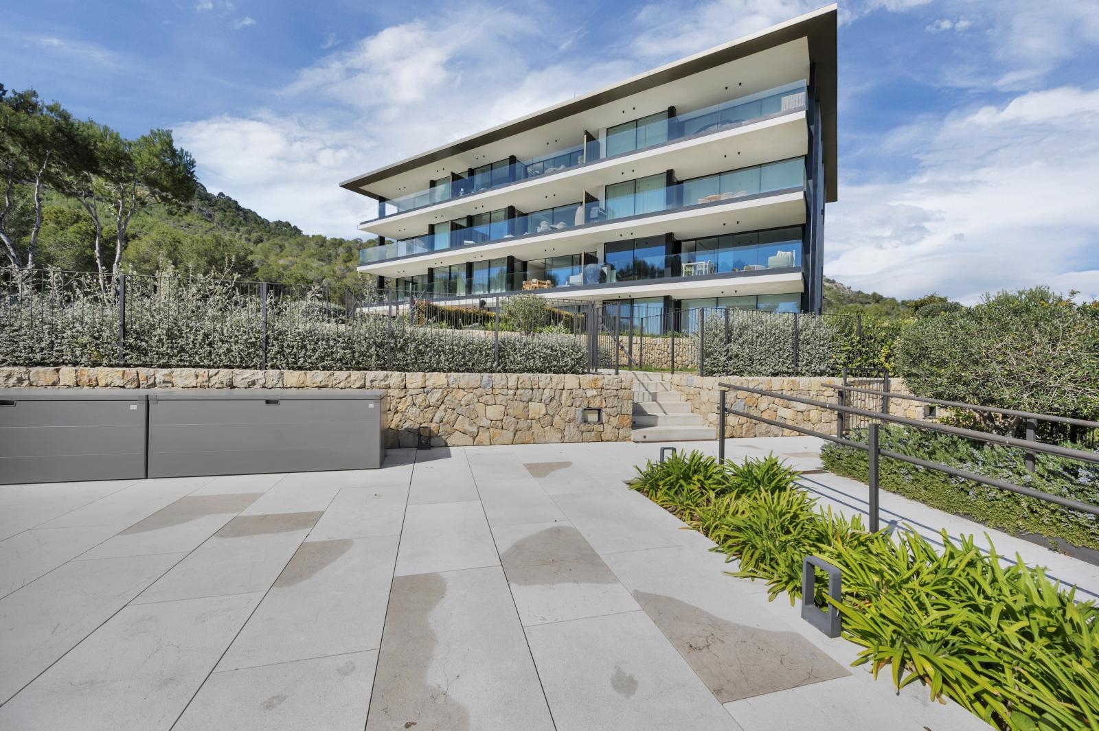 Luxury apartment with panoramic sea views in an exclusive complex in Paguera (26)